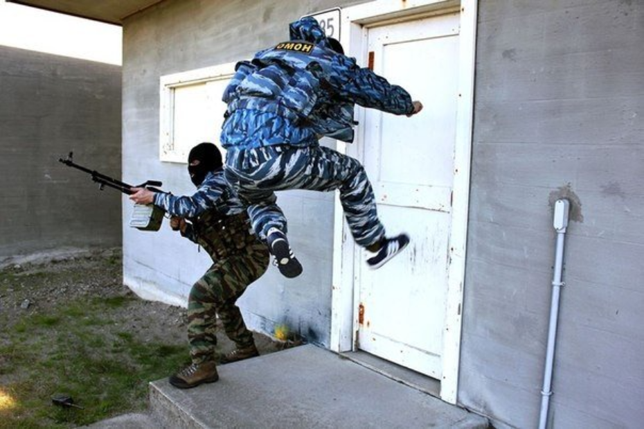 Русский геймер поделился опытом в игре, а утром его разбудили силовики