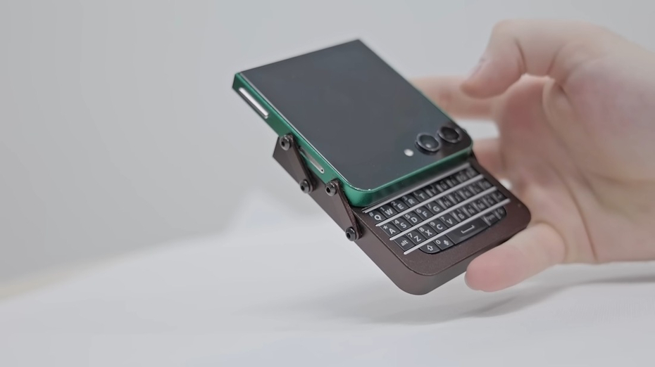 От хлама к хайтеку: из сломанного смартфона собрали эксклюзивный гаджет