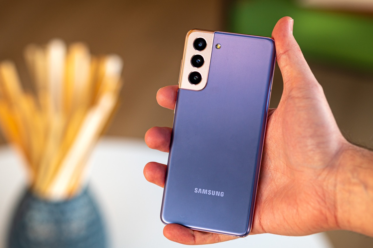 Samsung внезапно прокачала камеры в старых смартфонах. Даже iPhone 14 Pro так не умеет снимать