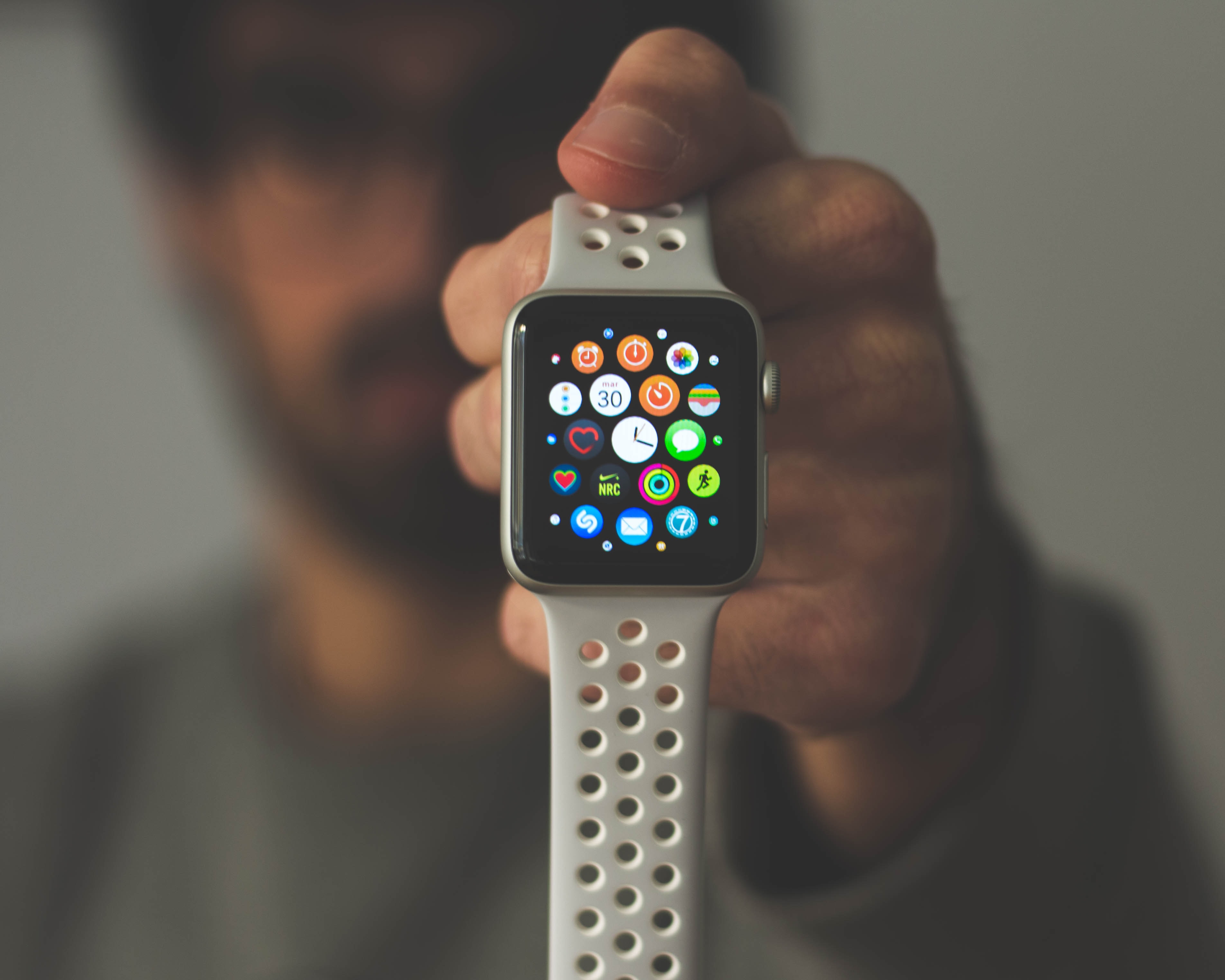 Осенью мы можем увидеть три новых Apple Watch. Но их характеристики разочаруют