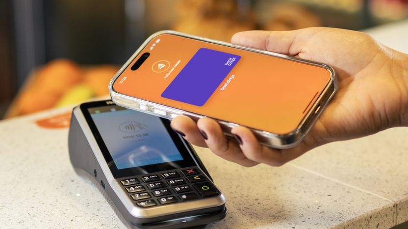 Появился перый в мире аналог Apple Pay. Ждём похожее решение для iPhone в России