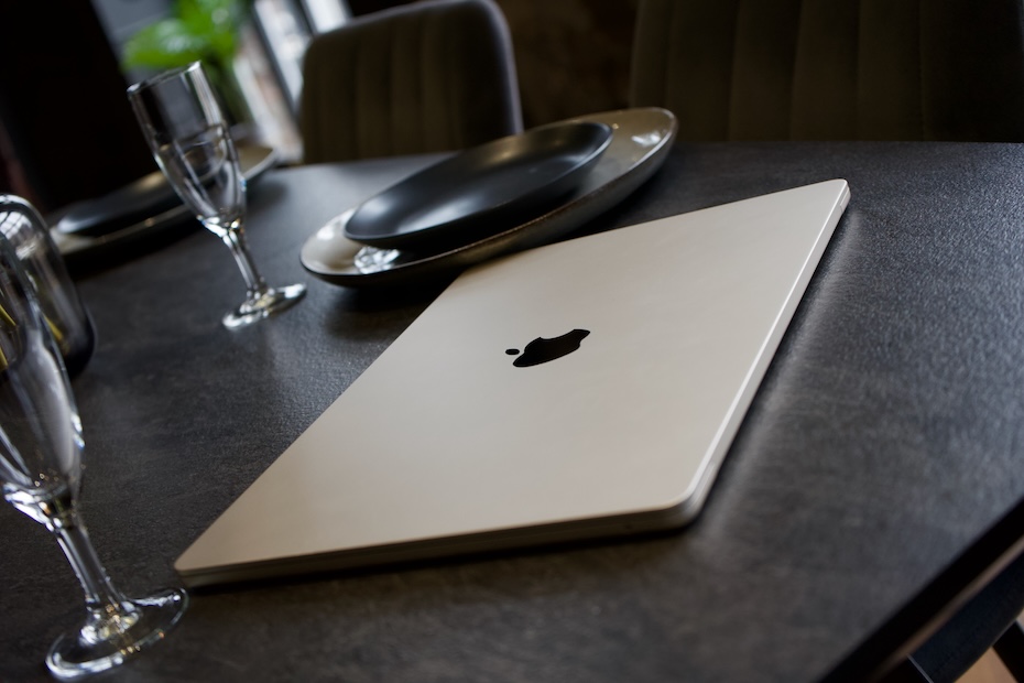 Зачем Macbook Pro, если есть Air Фанаты Apple нащупали золотую середину и радостно переходят на неё