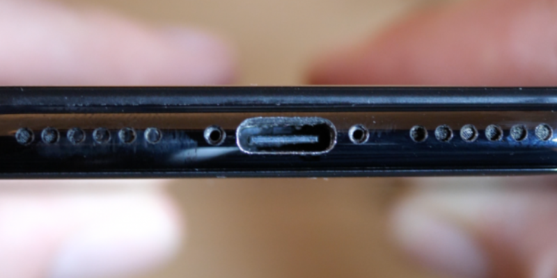 Первый в мире iPhone с USB-C продали на eBay. Угадайте цену 😱