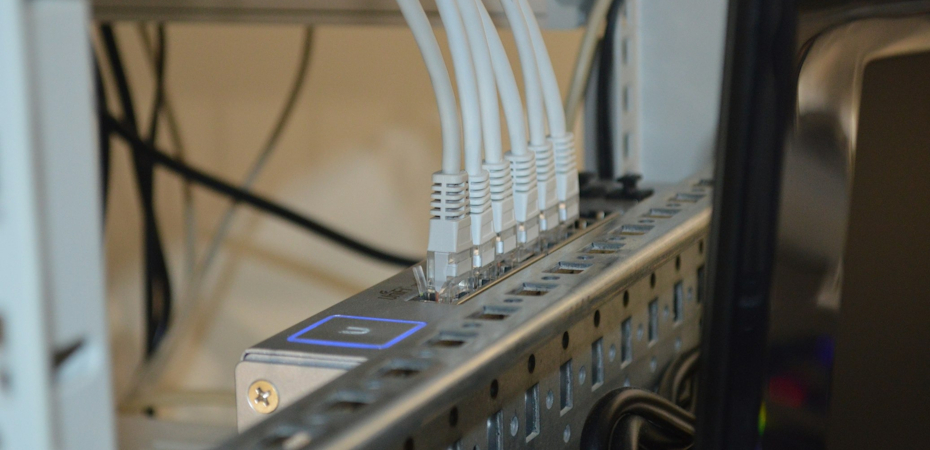 Жители Ленинградской области остались без интернета и телевидения