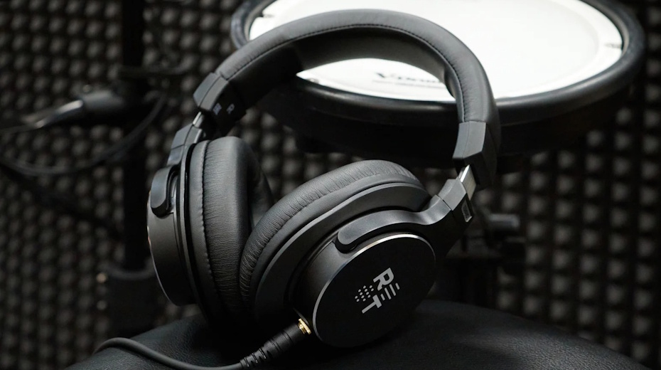 Radiotehnika выпустила первые в своей истории наушники