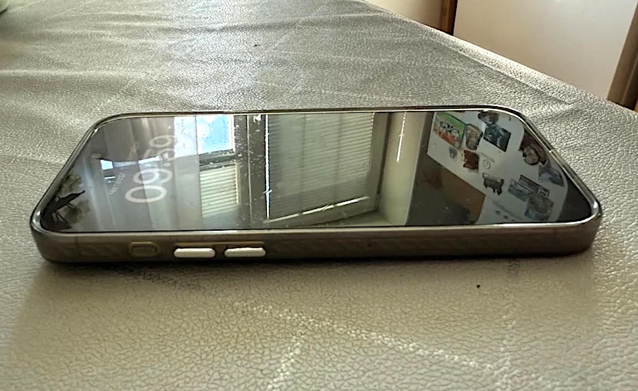 Ваши друзья попросят потрогать ваш iPhone в этом чехле за три копейки с AliExpress