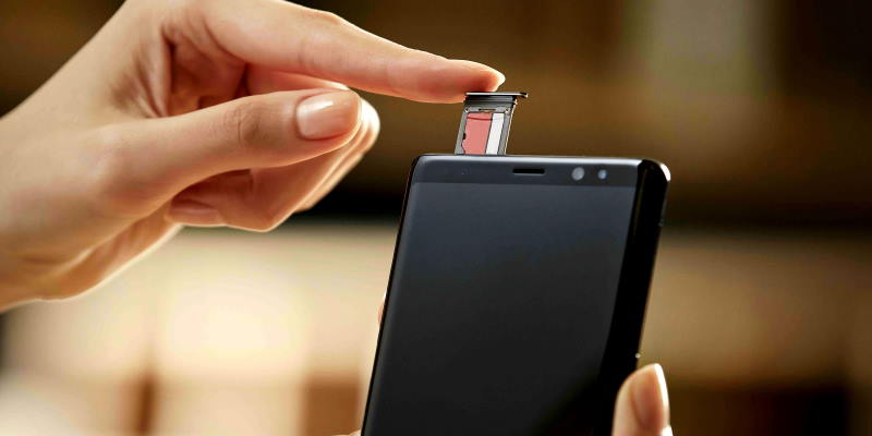 Xiaomi разрабатывает SIM-карту со встроенным накопителем