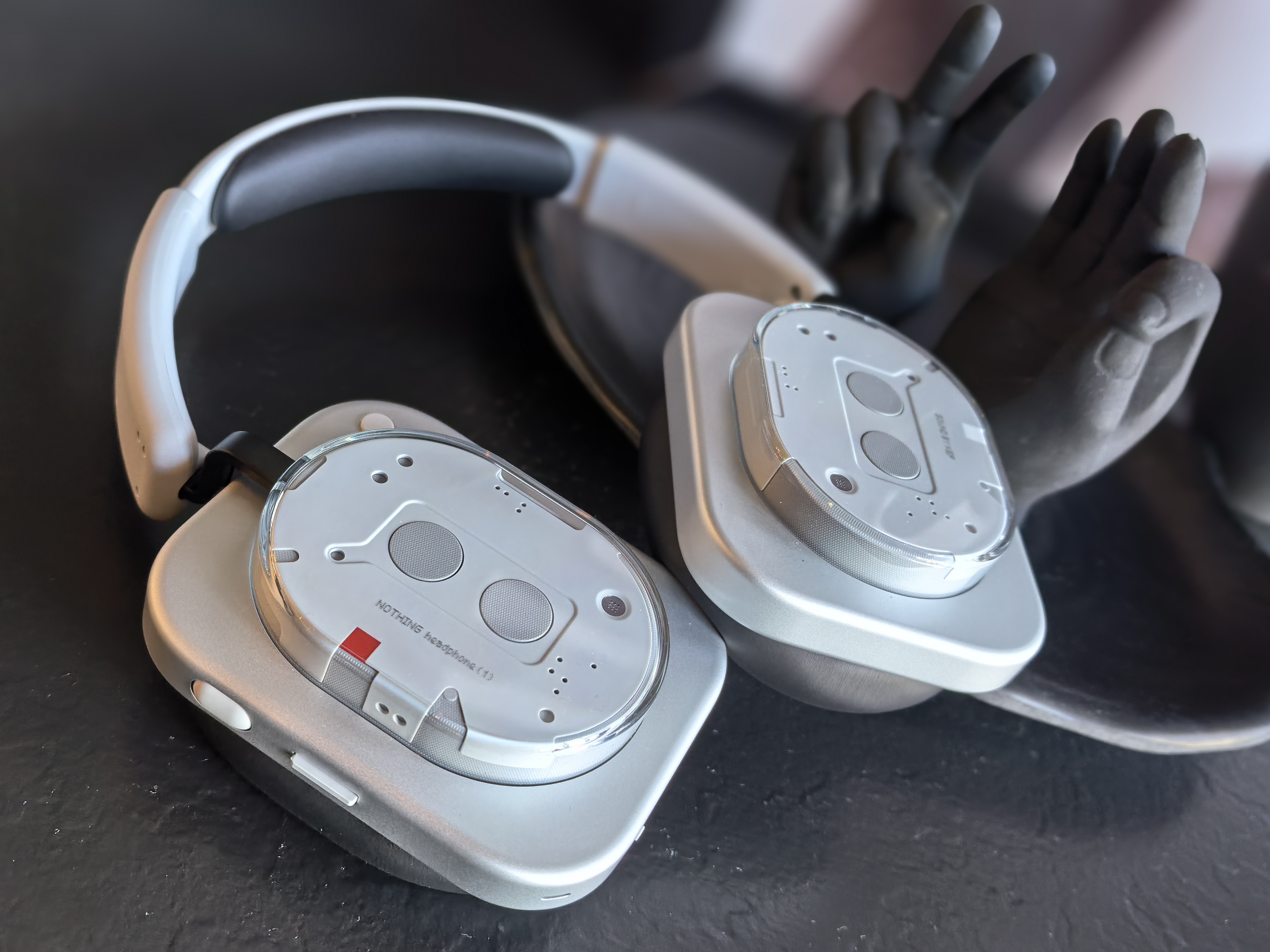 Не такие, как все: обзор наушников Nothing Headphone (1)