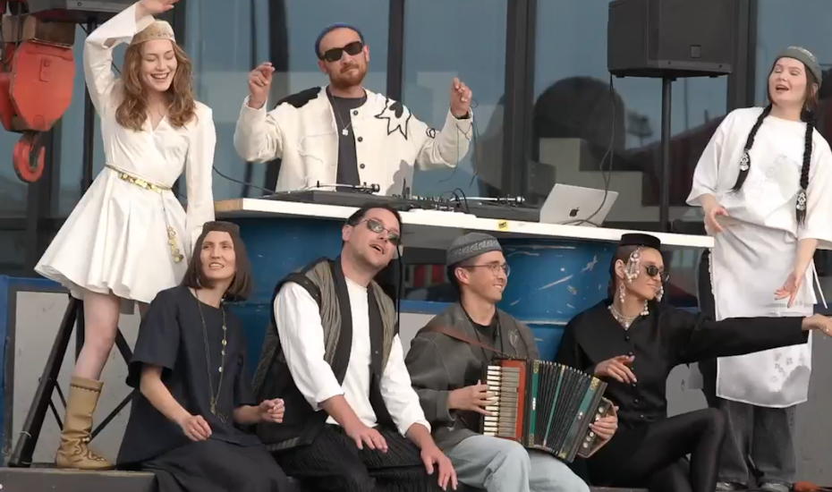 Артисты из Казани завезли Камаз татарского вайба к VK Fest