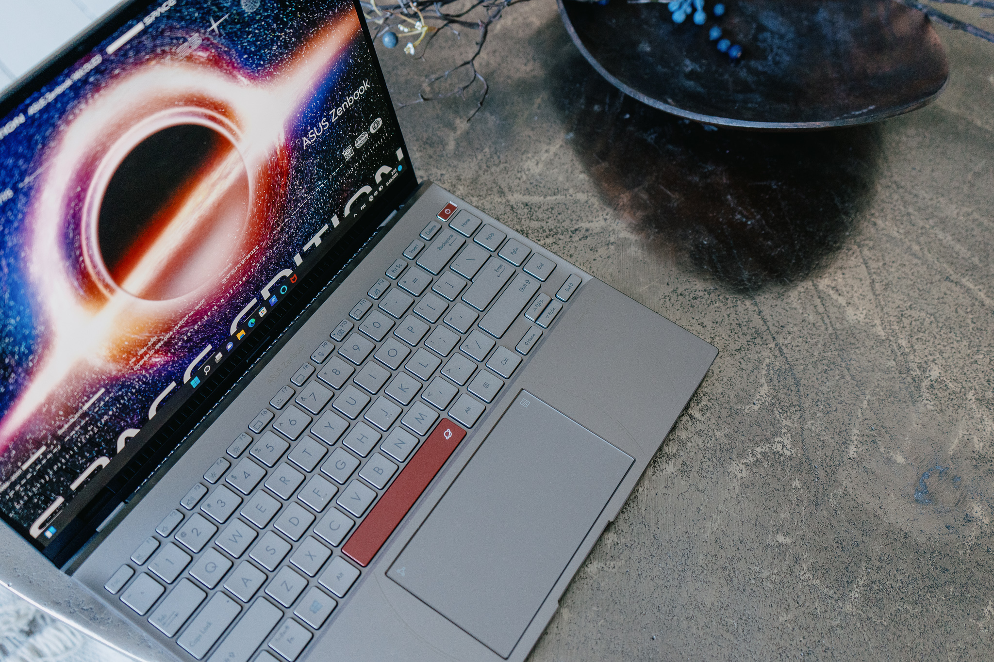 Обзор ноутбука Asus Zenbook 14X OLED Space Edition: ты просто космос