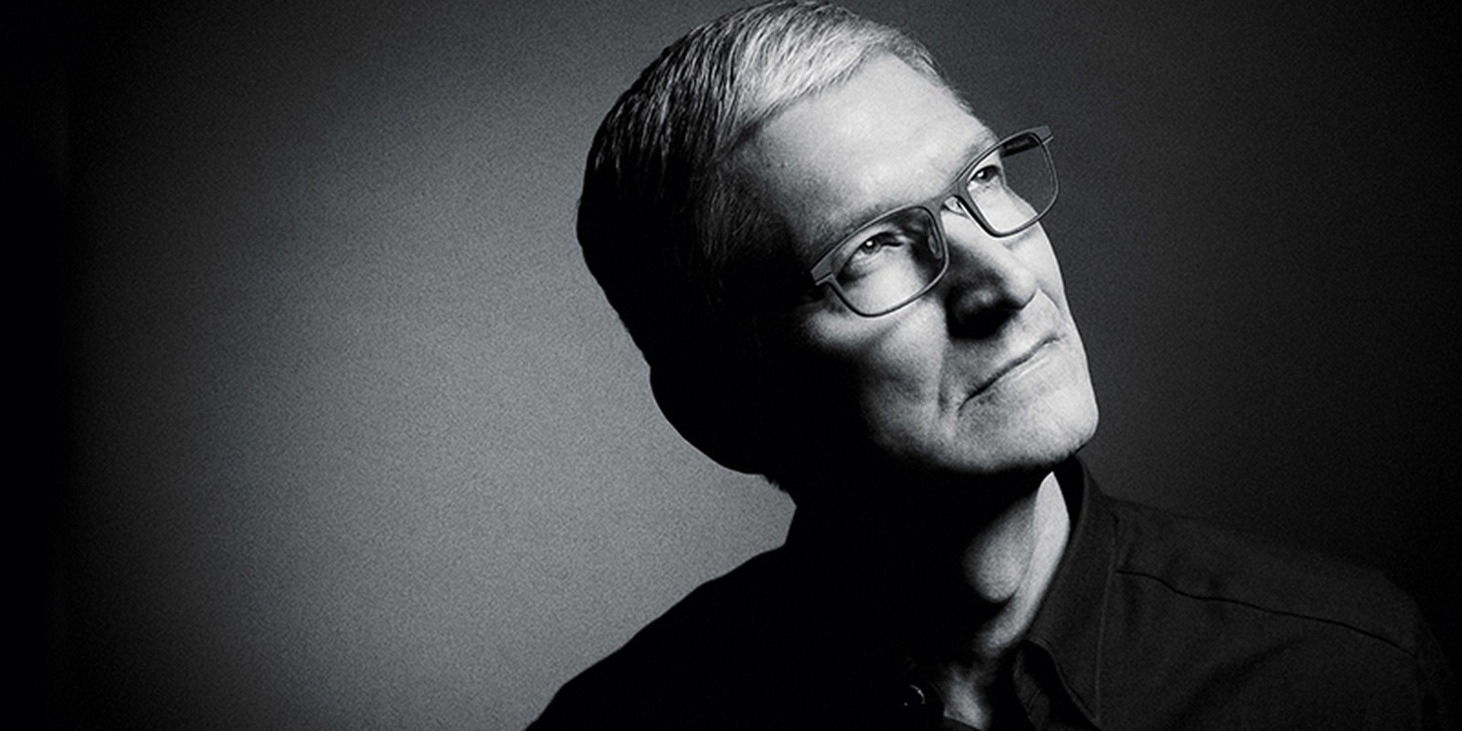 Тим Кук 10 лет возглавляет Apple. Вспоминаем важное