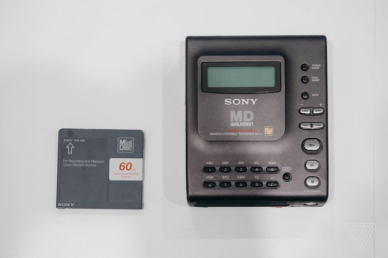 MZ-1 – рекордер MiniDisc. 1992 год