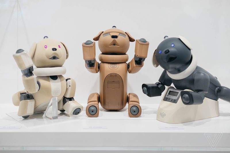 Робот AIBO, второе поколение. 2001 год