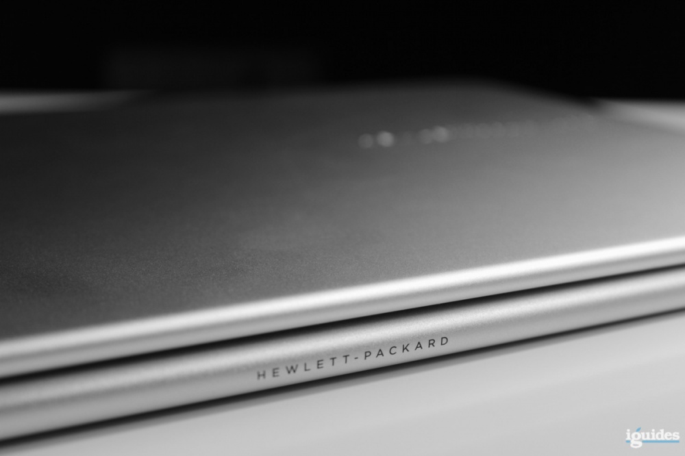 Название производителя на корпусе написано трижды, но ни одну из надписей не хочется убрать.