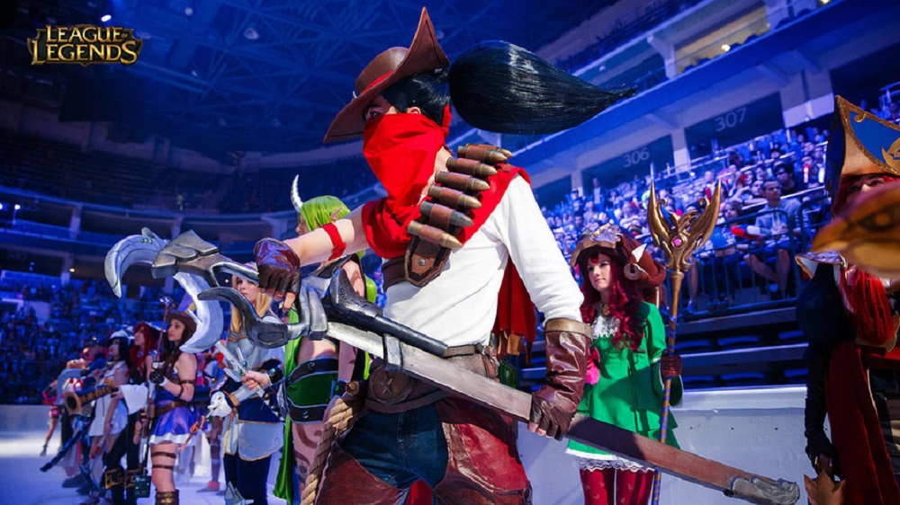 Косплееры гордо представили свои костюмы Косплееры гордо представили свои костюмы