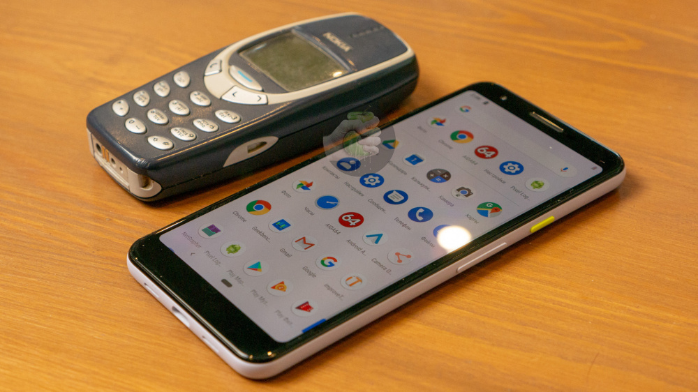 Google Pixel 3 Lite и Nokia 3310