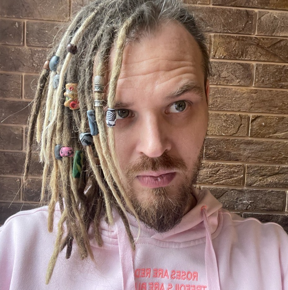 Артем                    Фунтиков