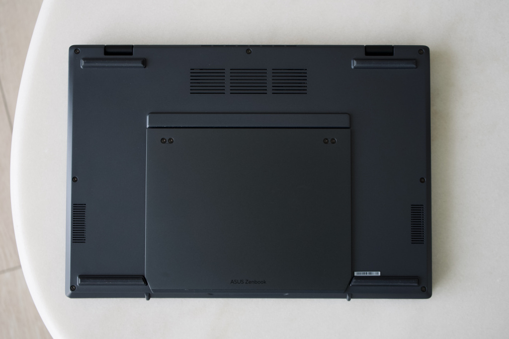 ASUS Zenbook DUO (UX8406C)