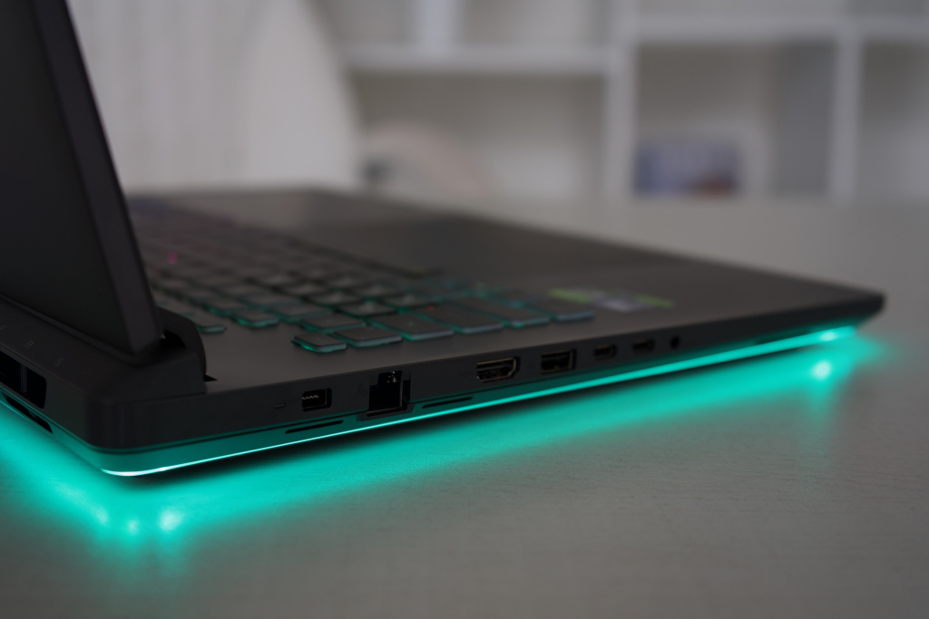 Asus ROG Strix G815LW (2025) Asus ROG Strix G815LW (2025)