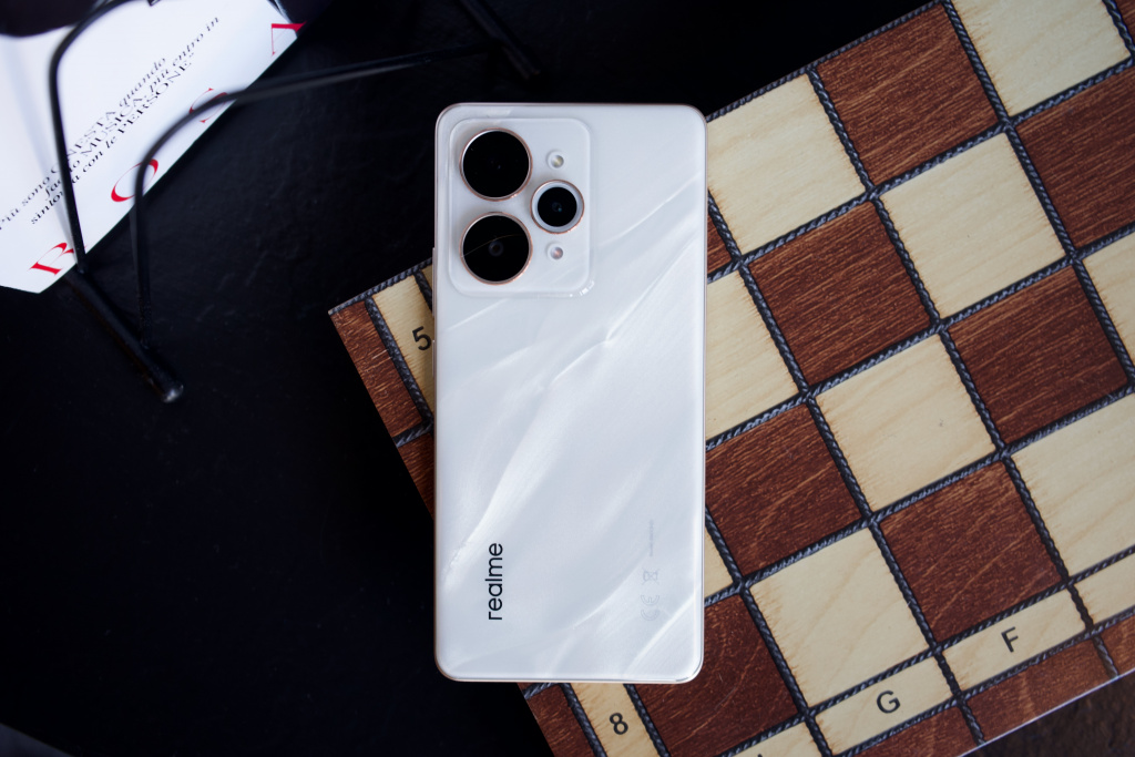 realme 15 Pro realme 15 Pro