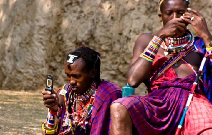 Африканцы с телефонами