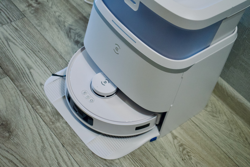 ECOVACS DEEBOT T30 PRO OMNI ECOVACS DEEBOT T30 PRO OMNI