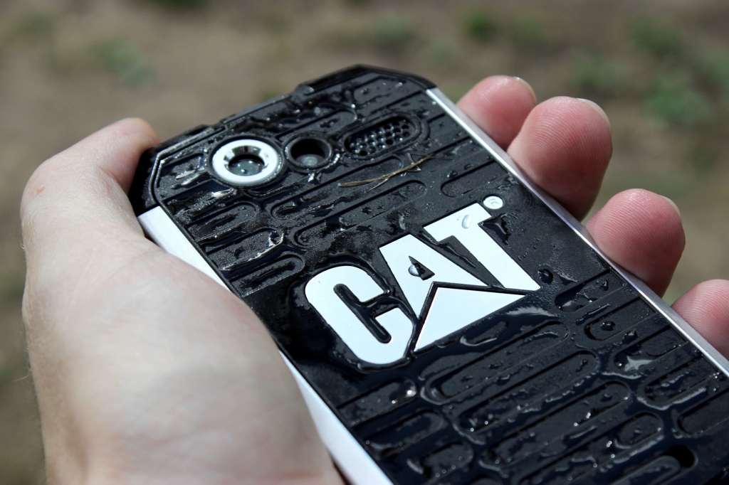 Обзор защищенного смартфона CAT B15Q