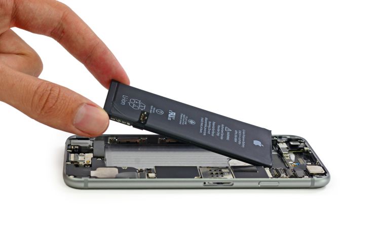 Apple обвинили в незаконном использовании технологии зарядки iPhone и iPad