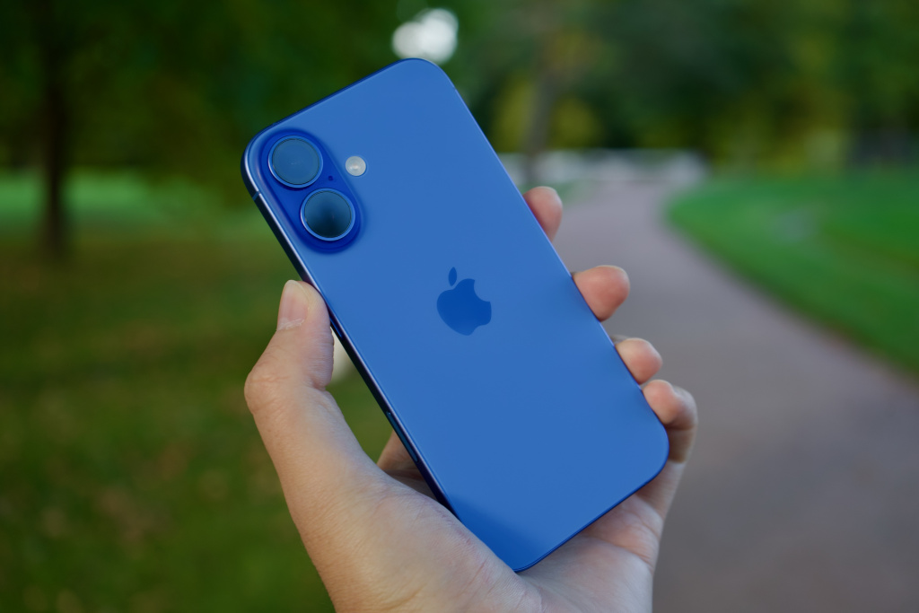 iPhone 16 iPhone 16