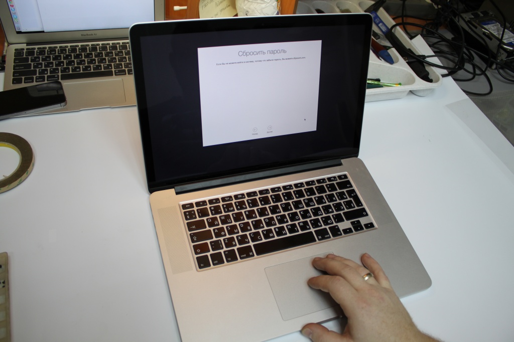 Как заменить экран на MacBook Pro Retina 15"