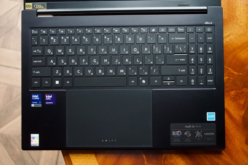 Acer Swift Go 16 AI Acer Swift Go 16 AI