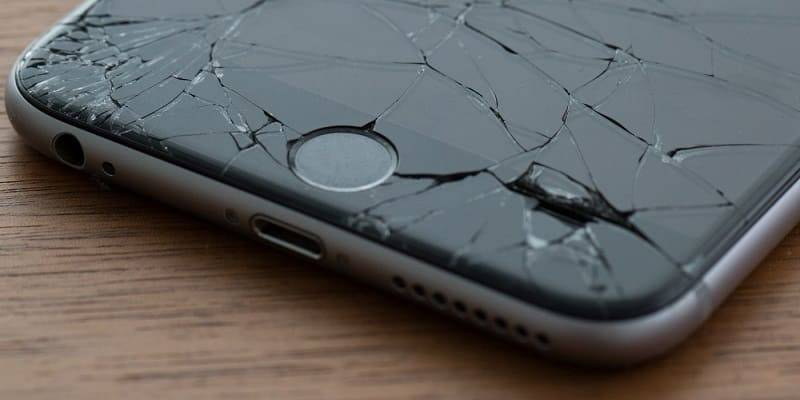 1584209947_cracked-iphone-stock.png