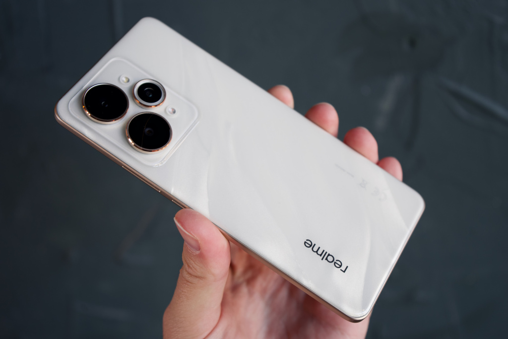 realme 15 Pro realme 15 Pro