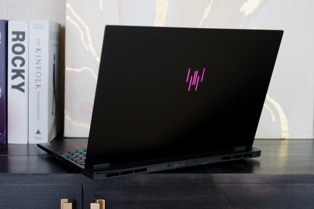 Predator Helios Neo 16S AI