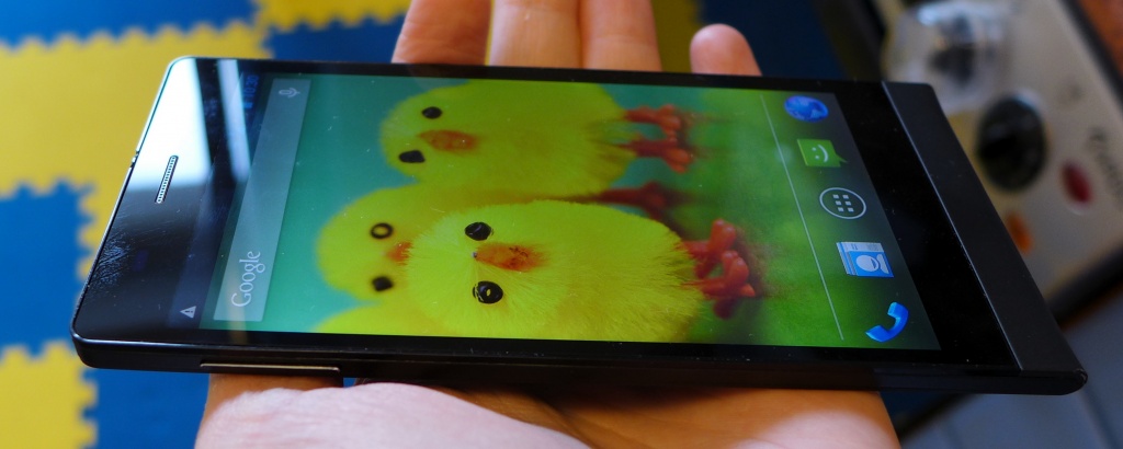 Экран Highscreen Thor