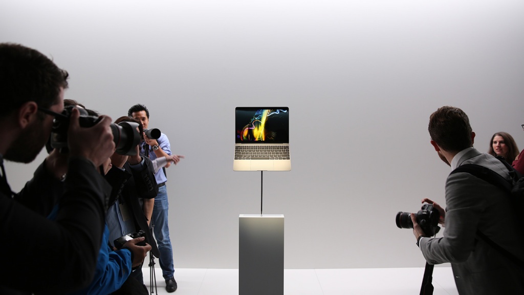 Мечтайте о золотом MacBook в виртуальной реальности и 3D