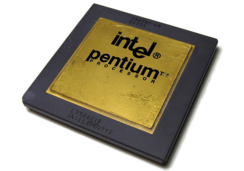 Старые интел. Микропроцессор Pentium 1993 года. В 1993 Г. фирма Intel выпустила первый микропроцессор семейства Pentium,. Первый процессор Интел пентиум. Процессор Pentium Intel 80586 1993.