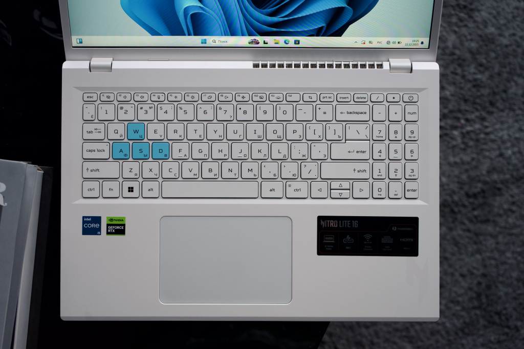 Acer Nitro Lite 16 Acer Nitro Lite 16