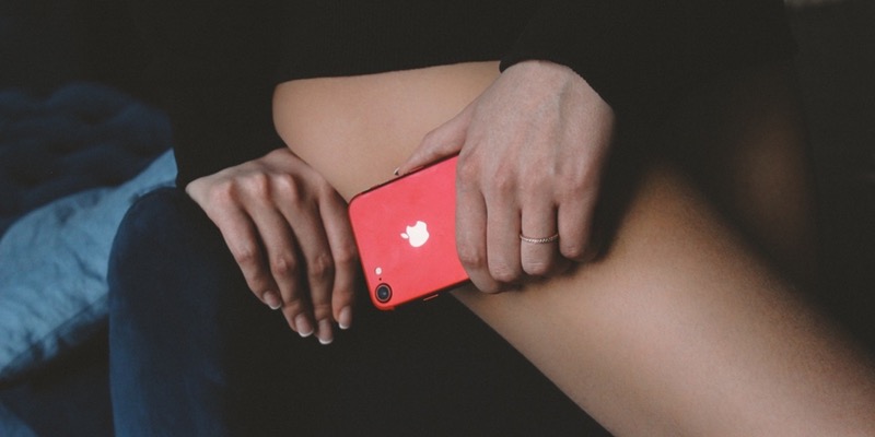 Красный iPhone
