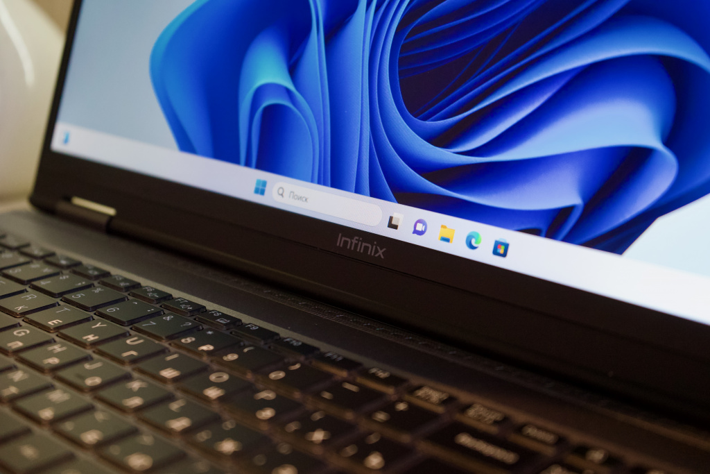 Infinix GT BOOK Infinix GT BOOK