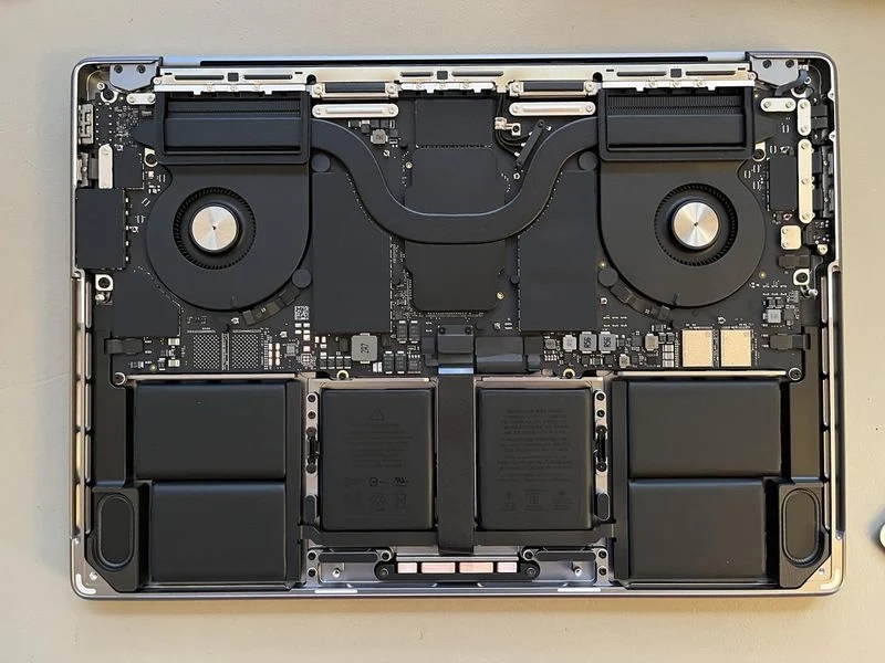 14-дюймовый MacBook Pro 2.jpg