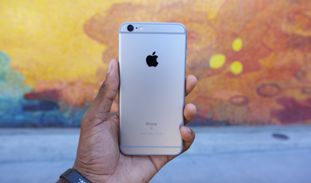 Apple отзывает почти 90 000 iPhone 6s из-за проблем с аккумуляторами