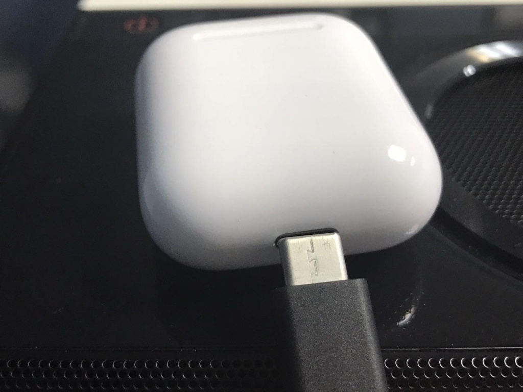 Зарядка для airpods pro. Apple AIRPODS Pro 2 USB-C. AIRPODS Pro 2 зарядка. AIRPODS 2 разъем для зарядки. AIRPODS 3 зарядка.