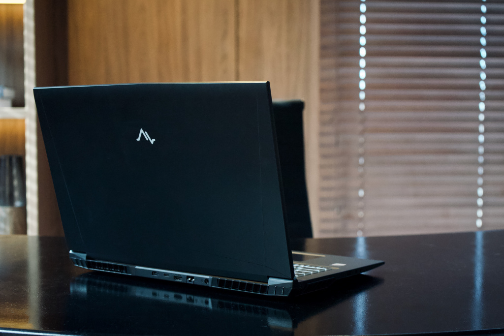 Maibenben Typhoon X17A