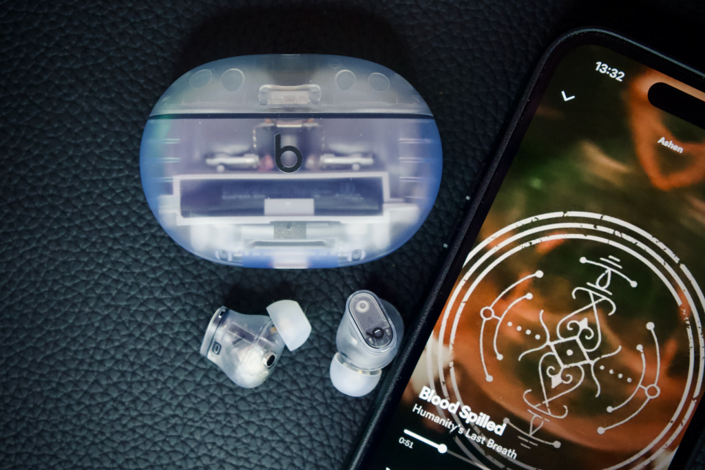 Beats Studio Buds + Beats Studio Buds +