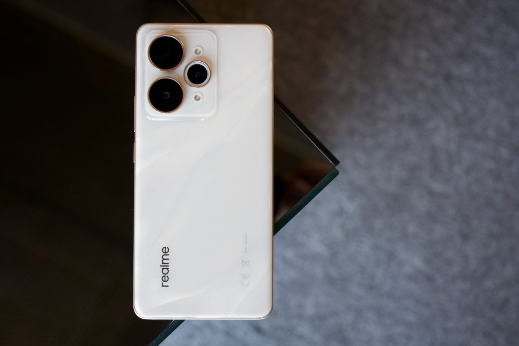 realme 15 Pro realme 15 Pro