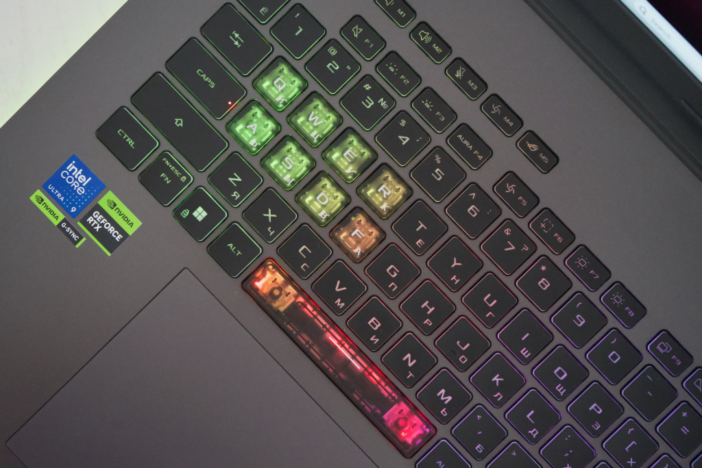 Asus ROG Strix G815LW (2025) Asus ROG Strix G815LW (2025)