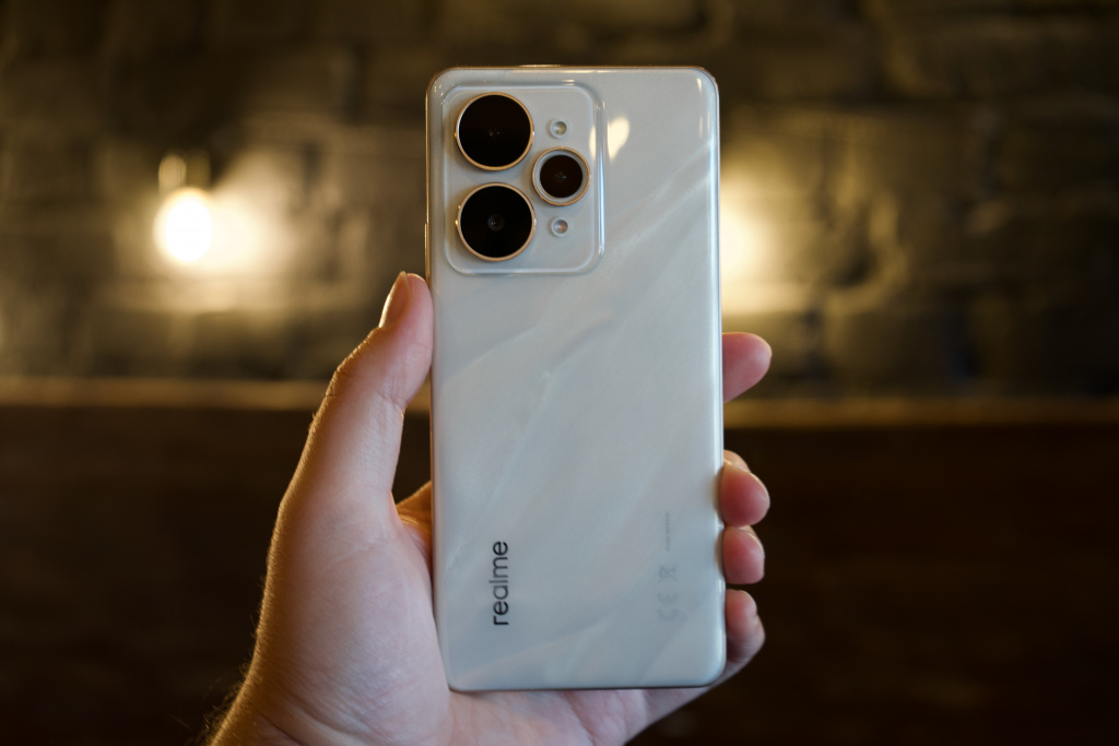 realme 15 Pro realme 15 Pro