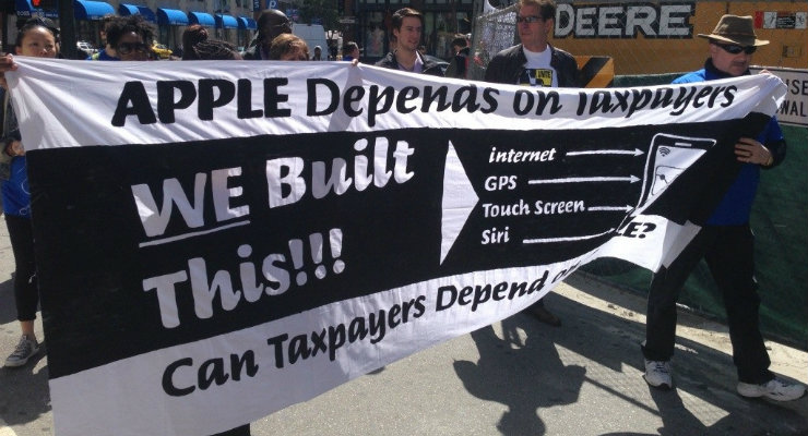 В Сан-Франциско прошла акция протеста в связи с судебным требованием создать бэкдор в iOS