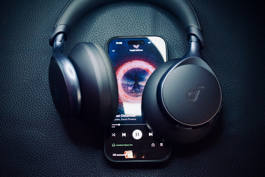 Anker Soundcore Space One